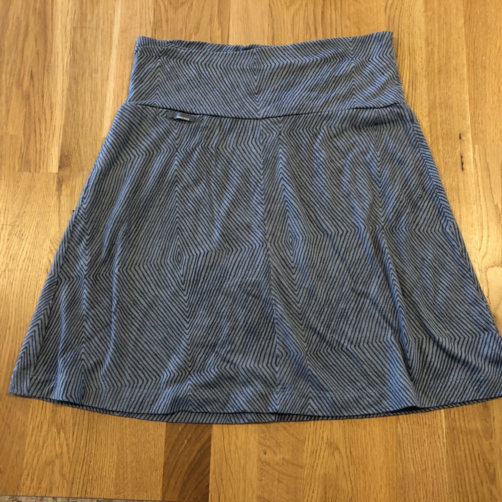 Women’s Icebreaker Skirt size medium